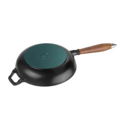 Staub Vintage Koekenpan Met Houten Handvat Ø24 Cm -Woonwinkel 502885 01 2 ProductImageExtra 893b93e102