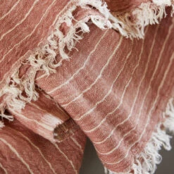 House Doctor Alice Stripe Plaid 140x200 Cm 9 House Doctor Alice Stripe Plaid 140x200 Cm -Woonwinkel 571926 01 11 EnvironmentImage 961ba434d0