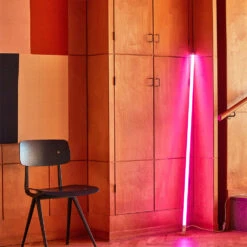 Hay Neon Tube LED-lamp 150 Cm 14 Hay Neon Tube LED-lamp 150 Cm -Woonwinkel Neon tube miljo 3 bab80b8023