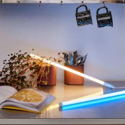 Hay Neon Tube Slim TL-lamp 120 Cm -Woonwinkel Neon tube slim miljo2 837eeb4bbf