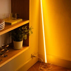 Hay Neon Tube Slim TL-lamp 120 Cm -Woonwinkel Neon tube slim miljo3 5d2496a620